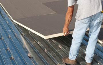 benefits of insulating Cladach Chnoc A Lin flat roofing