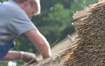 professional Cladach Chnoc A Lin thatchers